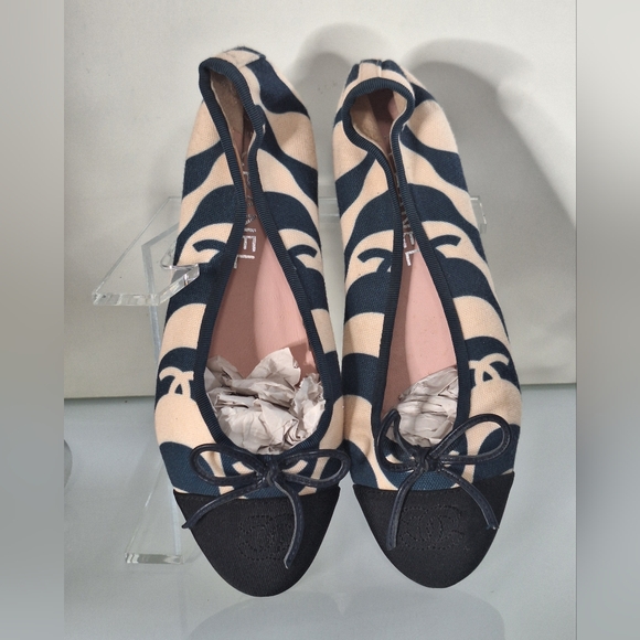 Chanel cloths shoe - Picture 1 of 10